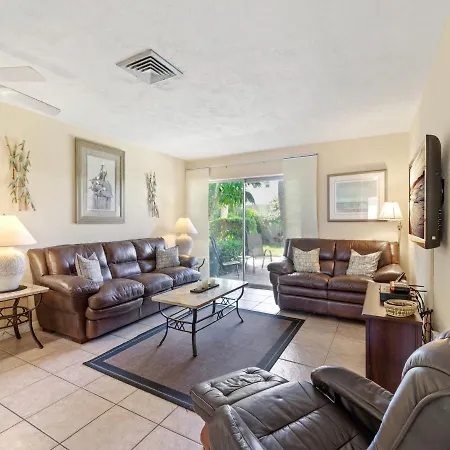Jamaica Royale 101 Apartment